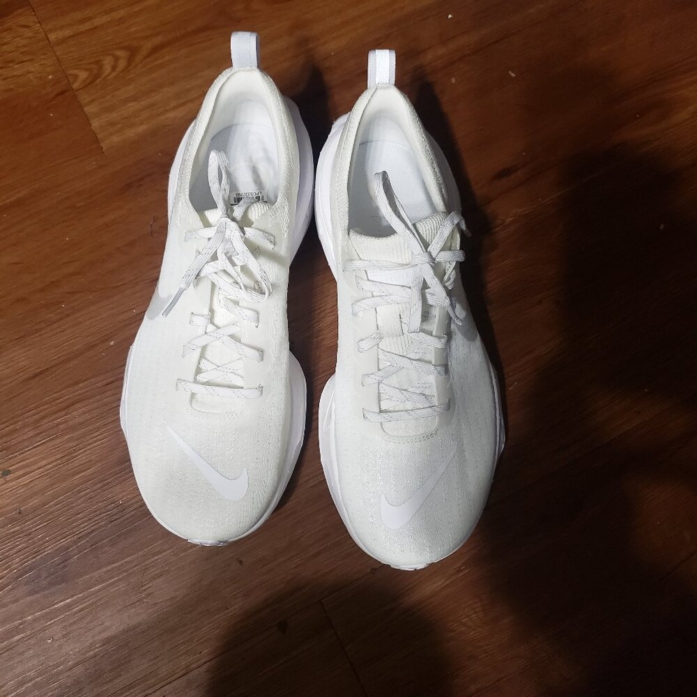 SH132 Nike ZoomX Invincible 3 running shoe  "White/Photon Dust" colorway. NWOT